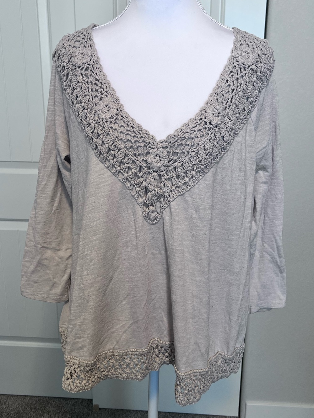 Hollister Crochet V-Neck & Hem Tunic Sz Large Beige Oatmeal Tone